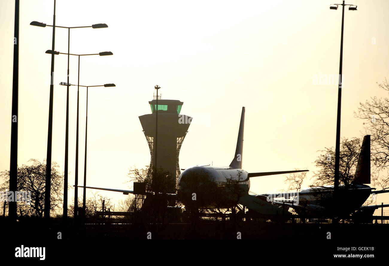 Les avions à l'aéroport de Newcastle ont officiellement rouvert à 7:00 ce matin et le premier vol doit arriver à 9:20 d'Aberdeen. Banque D'Images