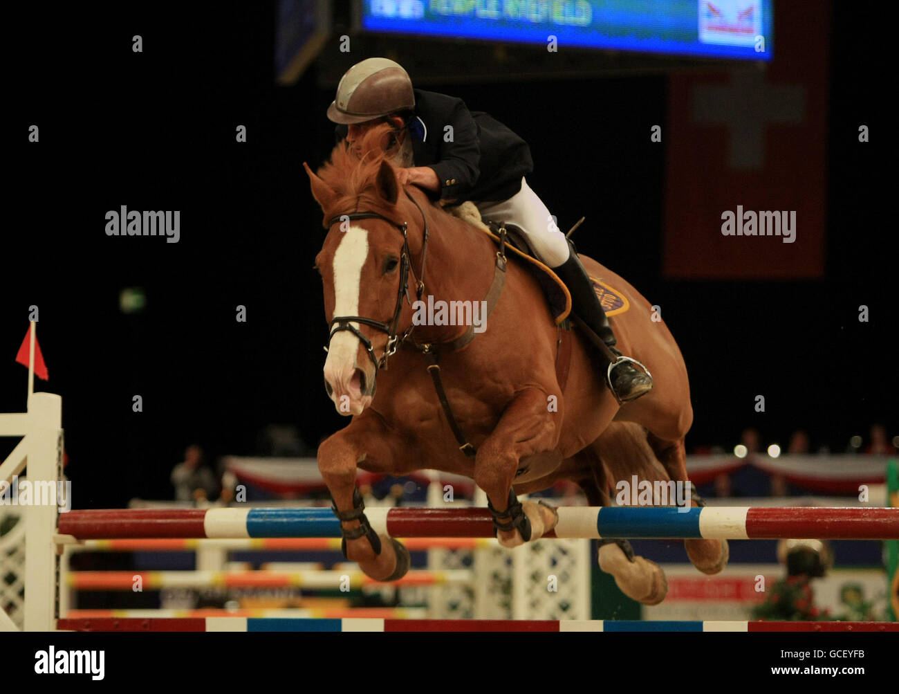 Equestrain - British Open Show Jumping Championships - Day One - NEC.Paul Barker sur Temple Ryfield est en compétition lors des championnats de saut en Open Show de Grande-Bretagne au NEC, Birmingham. Banque D'Images