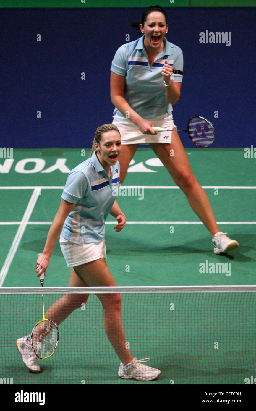 Badminton - Yonex All England Open Championships 2010 - troisième jour - National Indoor Arena.Jenny Wallwork (en haut à droite) et Gabrielle White (en bas à droite) en action contre Miyuki Maeda et Satoko Suetsuna au Japon Banque D'Images