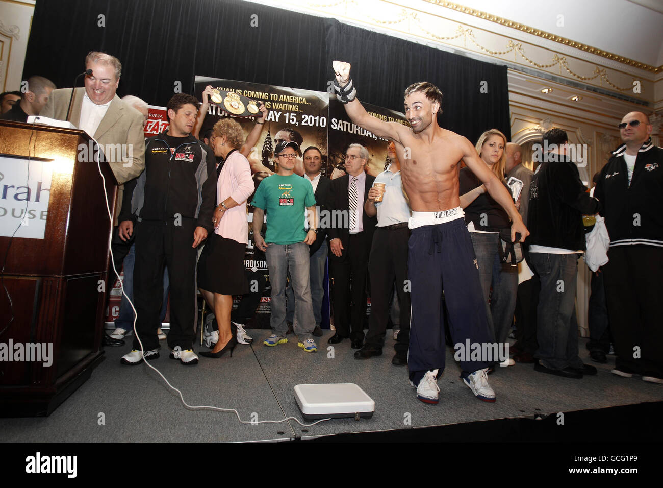 Boxe - Amir Khan et Paulie Malignaggi peser dans - Essex House - New York Banque D'Images