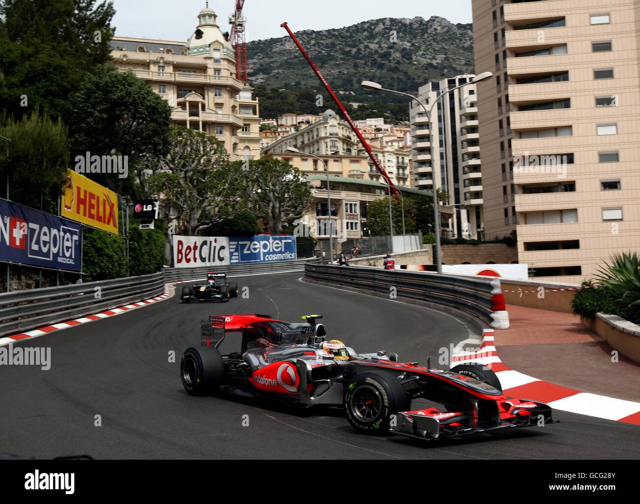 Lewis Hamilton, pilote McLaren, lors de la troisième pratique au circuit de Monaco, Monte Carlo. Banque D'Images