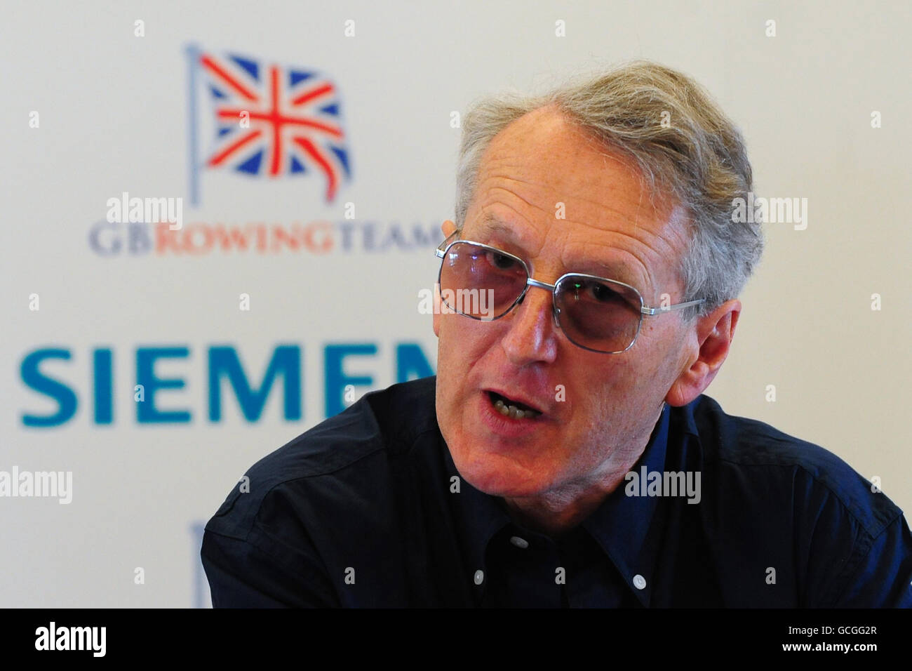 David Tanner CBE, responsable de l'équipe et directeur des performances en Grande-Bretagne, lors de l'annonce de l'équipe d'aviron du Royaume-Uni au Redgrave Pinsent Rowing Lake, à Caversham. Banque D'Images