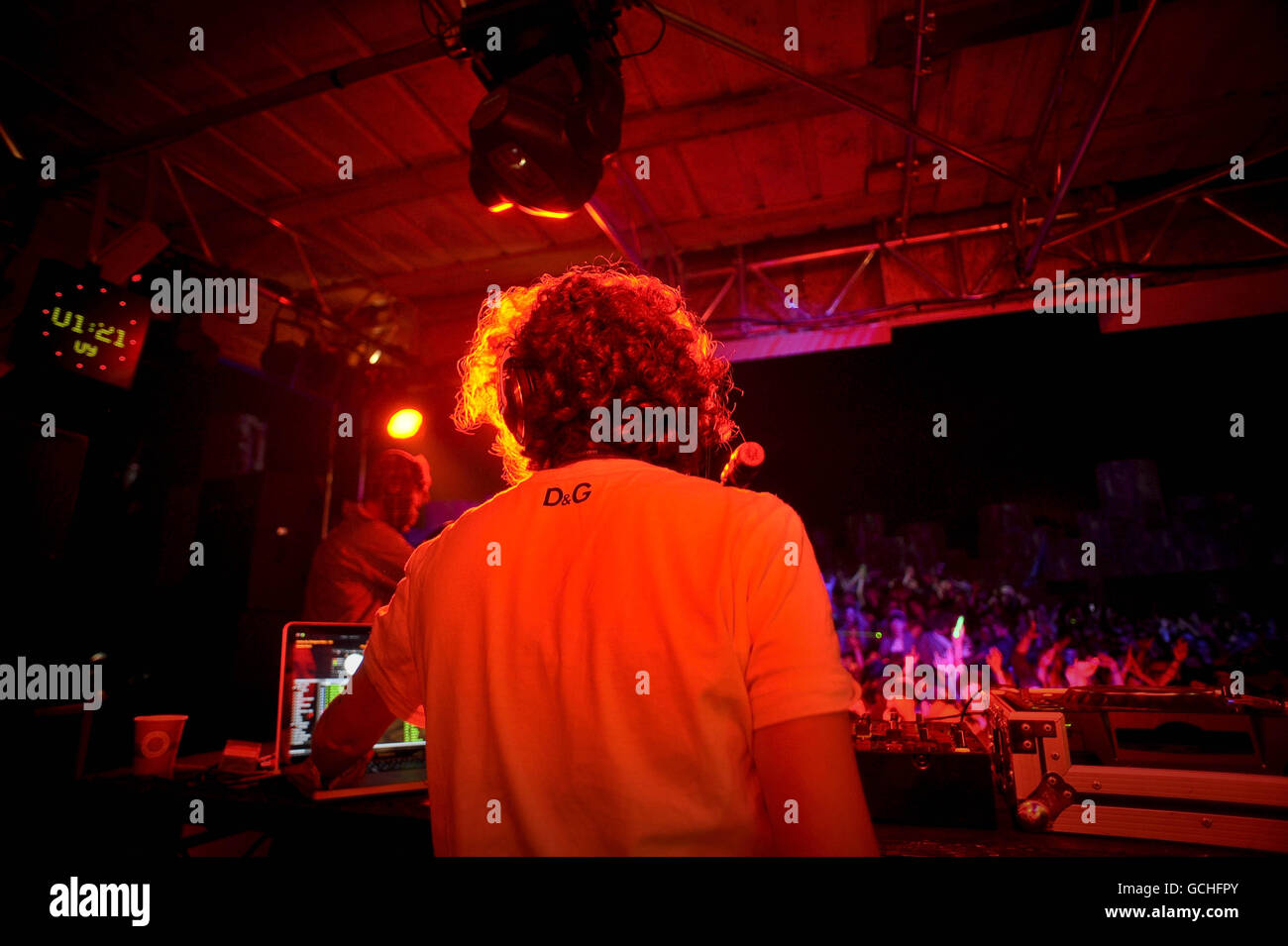 Radio One DJ Annie Mac joue un ensemble en direct sur BBC radio One de la scène Hub à Shangrila au festival Glastonbury dans le Somerset. Banque D'Images