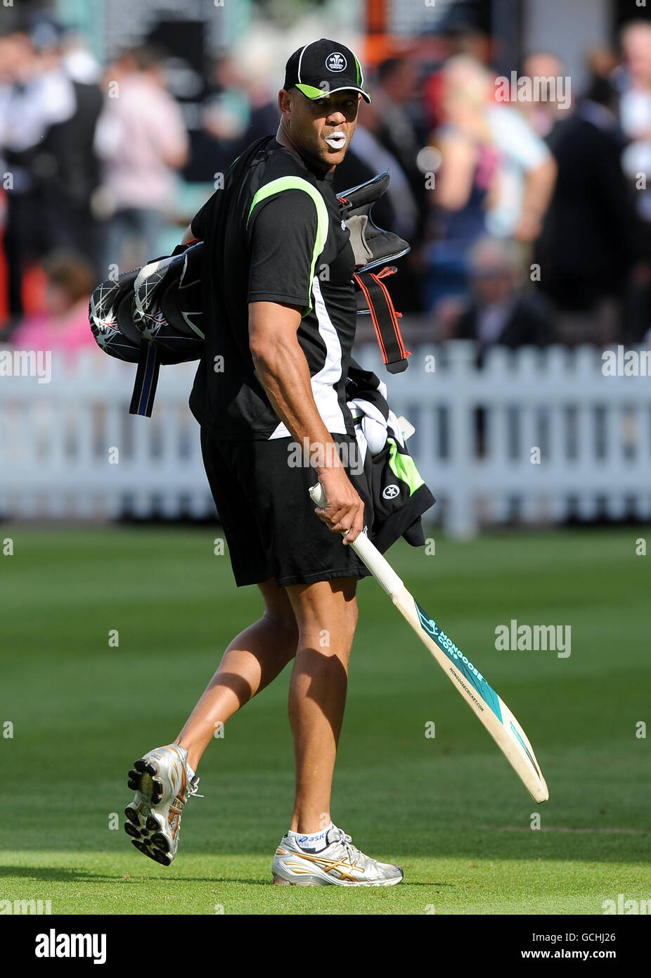 Cricket - Friends Provident Twenty20 - Middlesex v Surrey - Lord's. Andrew Symonds, Surrey Banque D'Images