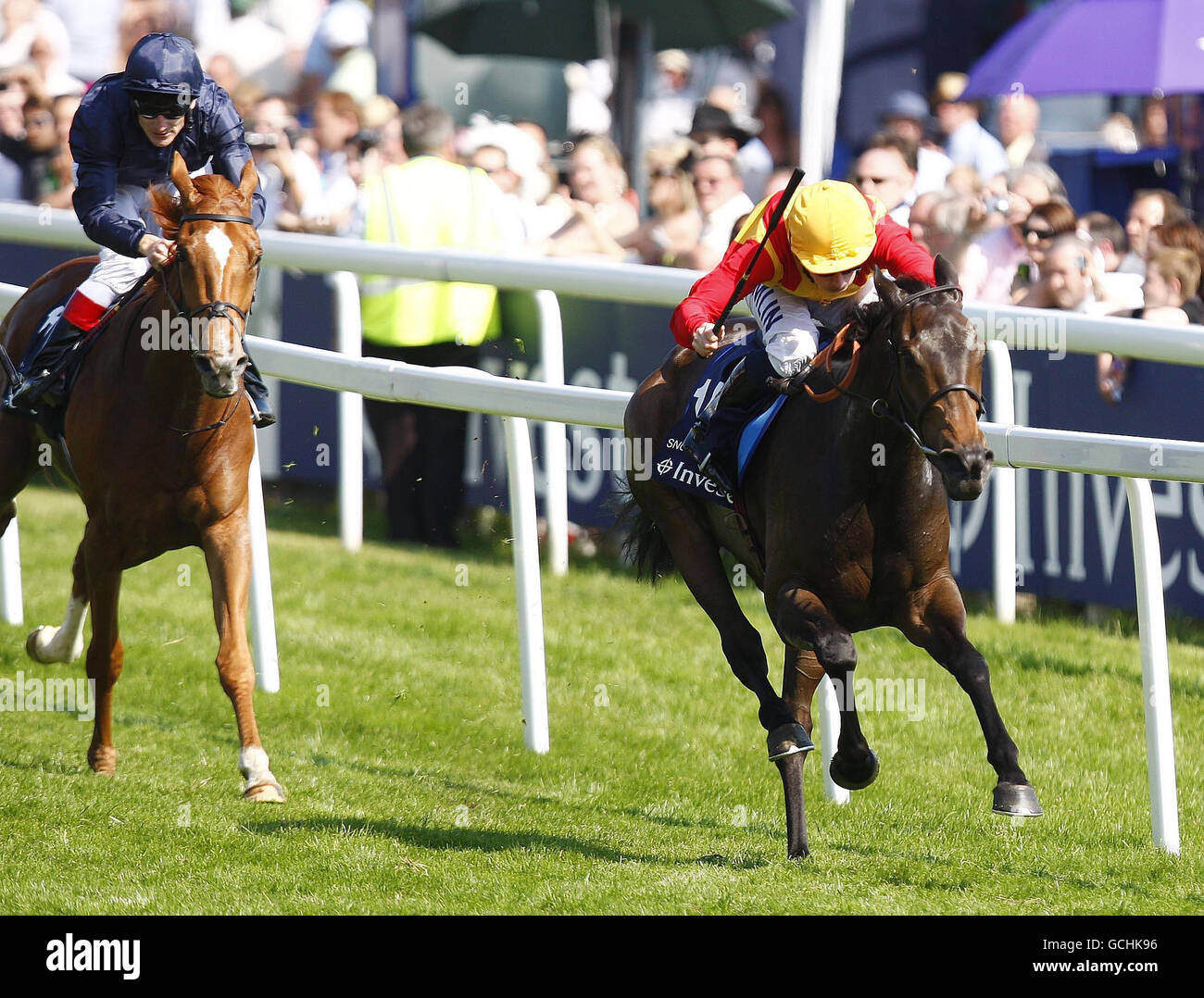 Les courses de chevaux - Investec Derby Festival - Mesdames jour - l'hippodrome d'Epsom Banque D'Images