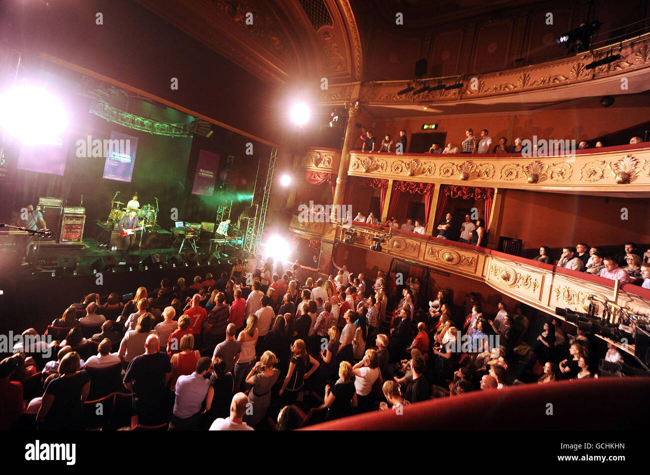 Keane sur scène à l'Absolute radio South Africa Send Off Party, au Lyric Theatre dans le centre de Londres. Banque D'Images