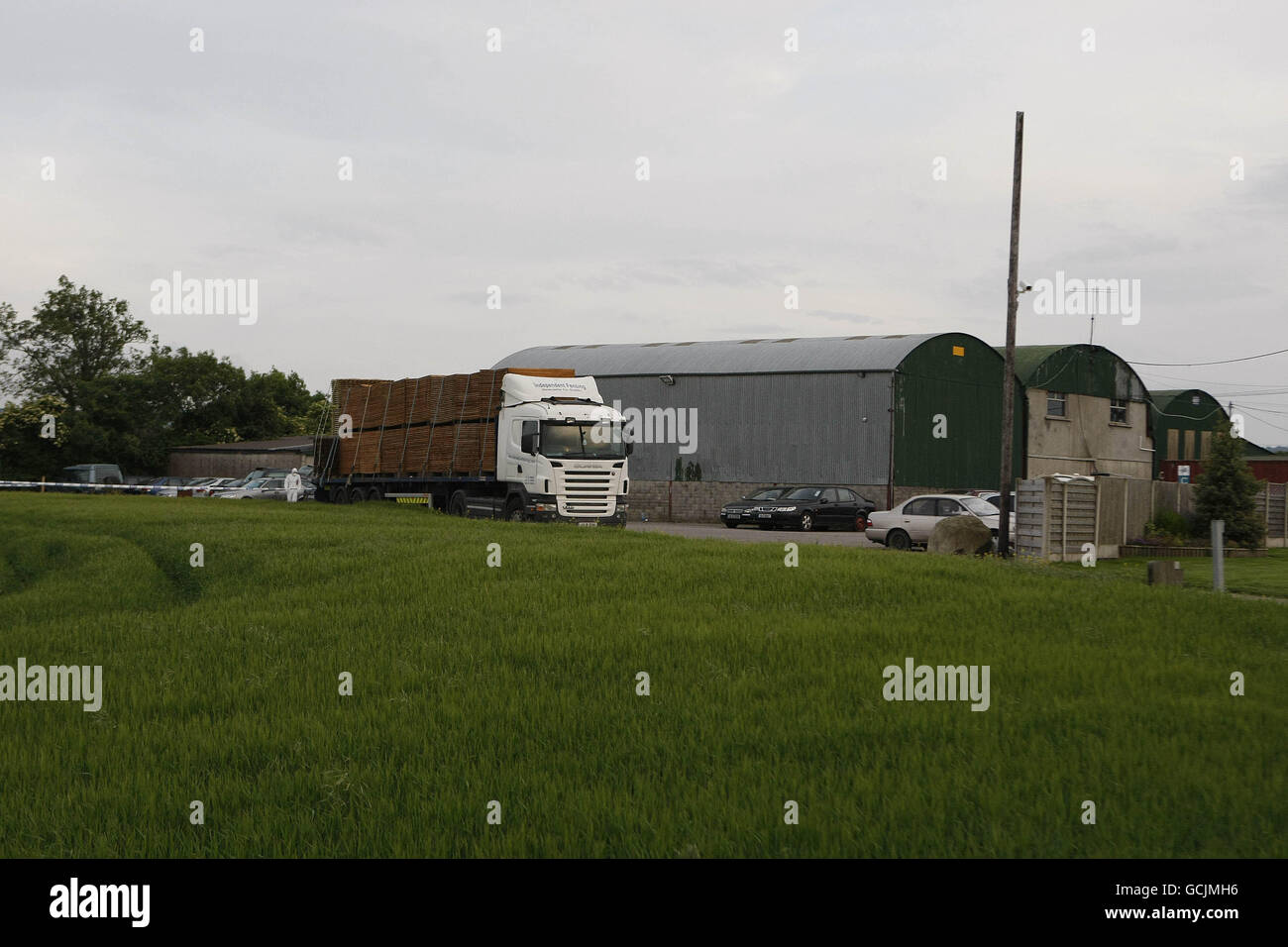 Le corps de la femme trouvent dans car boot Banque D'Images