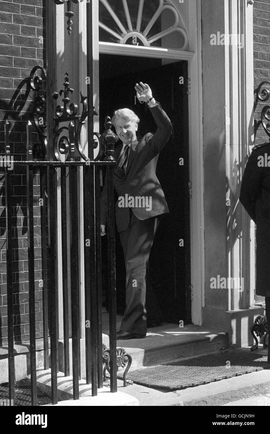Peter Walker (qui, dans l'opposition, s'est exprimé sur les transports, le logement, le gouvernement local et la terre) arrive au n° 10 Downing Street quand la nouvelle première ministre britannique Margaret Thatcher formait son nouveau cabinet. Banque D'Images
