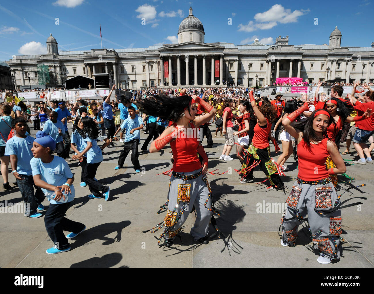 Les membres du public participent à T-Mobile Big Dance 2010 à Trafalgar Square. Banque D'Images