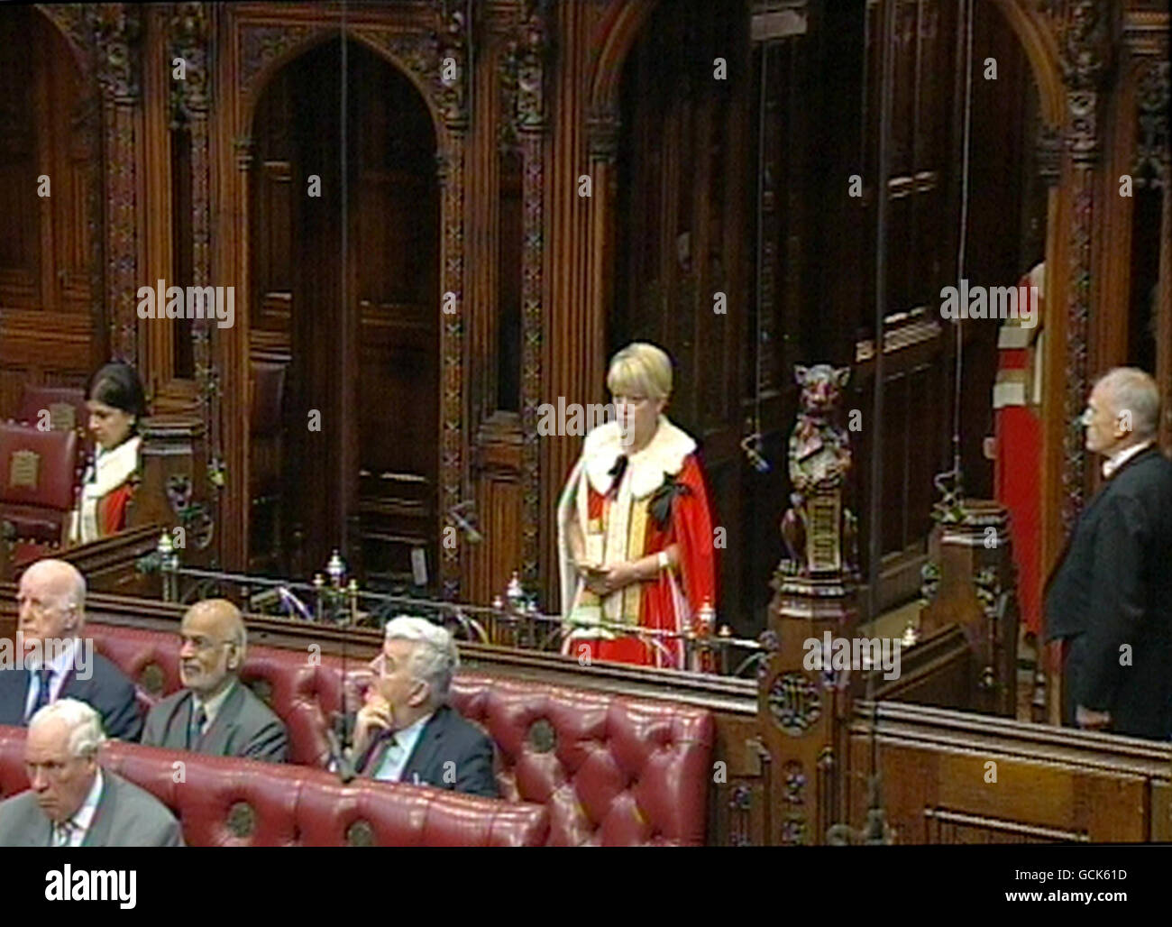 Helen Newlove, veuve du père de trois Garry Newlove assassiné, prend son siège à la Chambre des Lords, à Londres, en tant que collègue conservateur. La baronne Newlove, de Warrington, a fait campagne contre la violence liée à la boisson depuis que son mari a été renvoyé à mort par une bande d'adolescents en août 2007. Banque D'Images