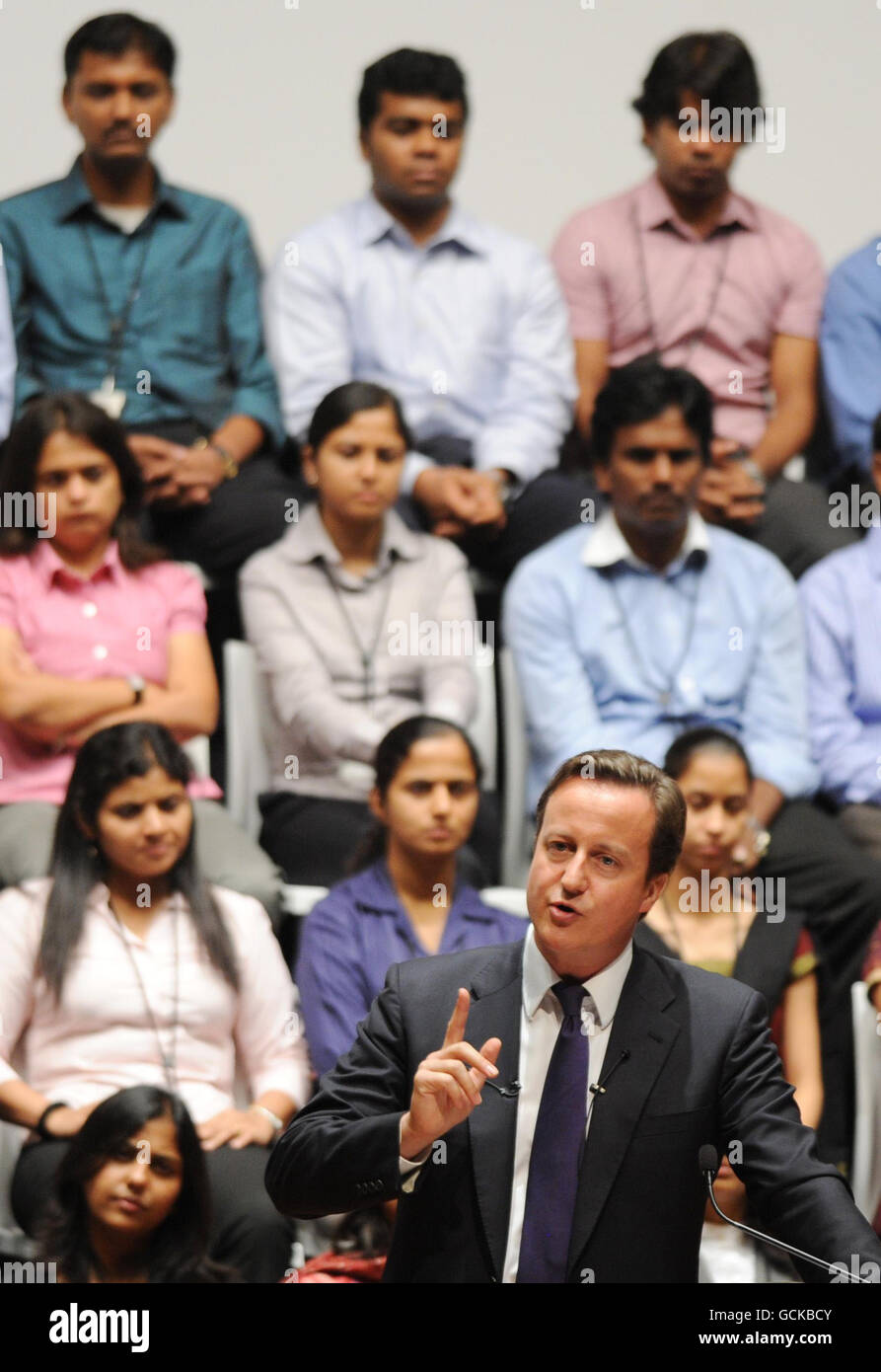 Le Premier ministre David Cameron s'adresse aux employés et aux invités d'Infosys à Bangalore, au cours de sa visite de trois jours en Inde. Banque D'Images