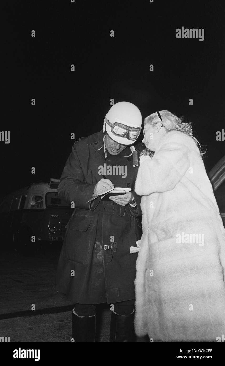 Divertissement - Zsa Zsa Gabor - Heathrow Airport Banque D'Images