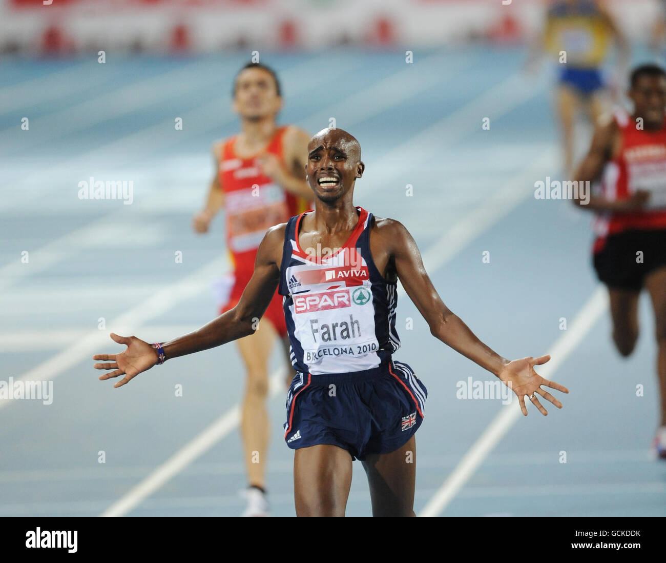 Mo Farah, en Grande-Bretagne, remporte les 5000 mètres des hommes au cours du cinquième jour des championnats d'Europe au stade olympique de Barcelone, en Espagne. Banque D'Images