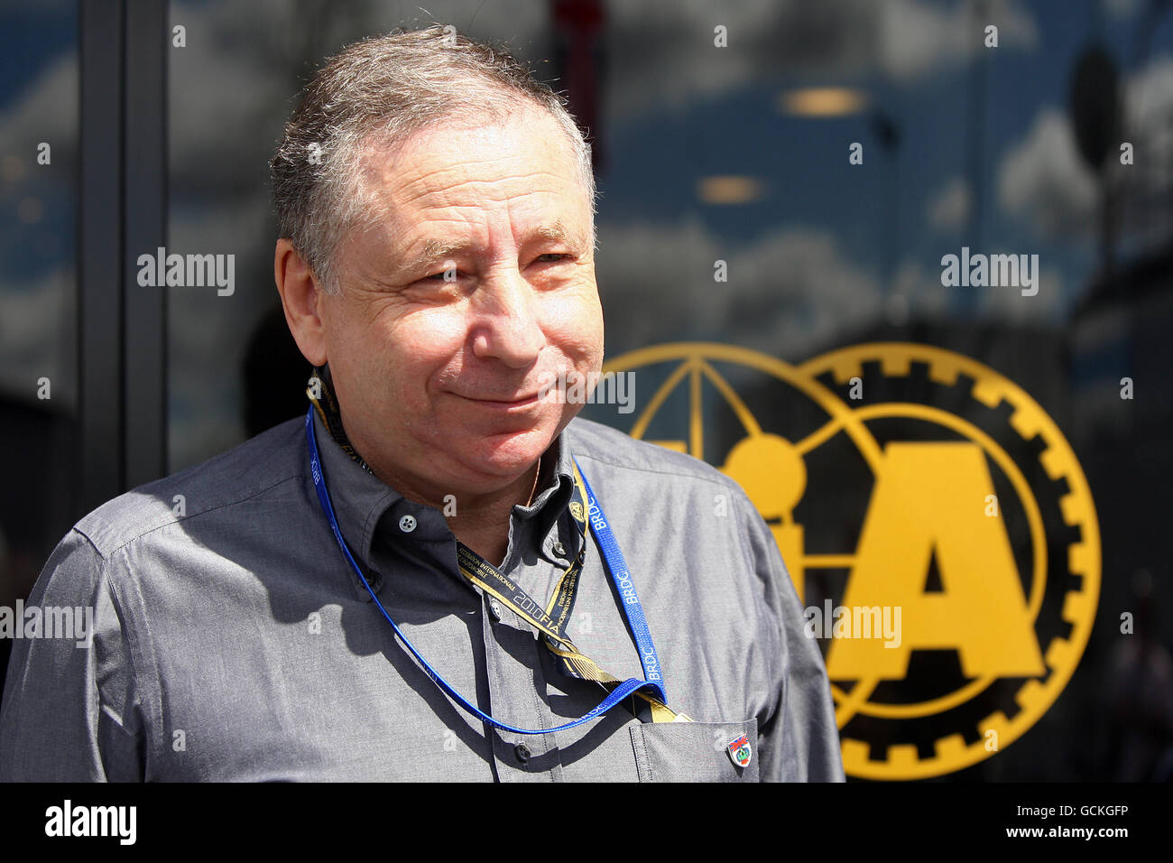 Courses automobiles - Santander Grand Prix de Formule 1 britannique - Journée de la course - circuit Silverstone.Jean Todt, président de la FIA, dans le paddock avant le Grand Prix britannique de Santander sur le circuit Silverstone, à Northampton. Banque D'Images