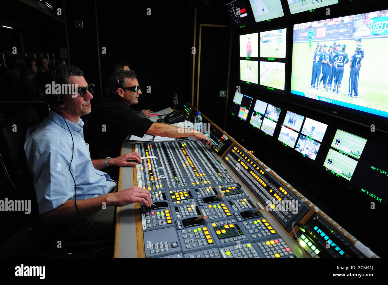 Cricket - série NatWest - First One Day International - Angleterre / Bangladesh - Trent Bridge.Les producteurs de Sky Sports regardent l'action depuis le car régie 3D Banque D'Images