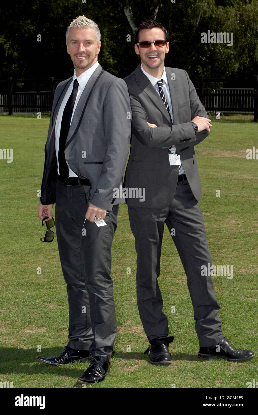 Justin Ryan et Colin McAllister(R) lors de la journée internationale du polo Cartier, qui s'est tenue au Guards Polo Club dans le Grand Parc, Windsor, Berkshire. Date de la photo: Dimanche 25 juillet 2010. Le crédit photo devrait se lire: Steve Parsons/PA Wire Banque D'Images