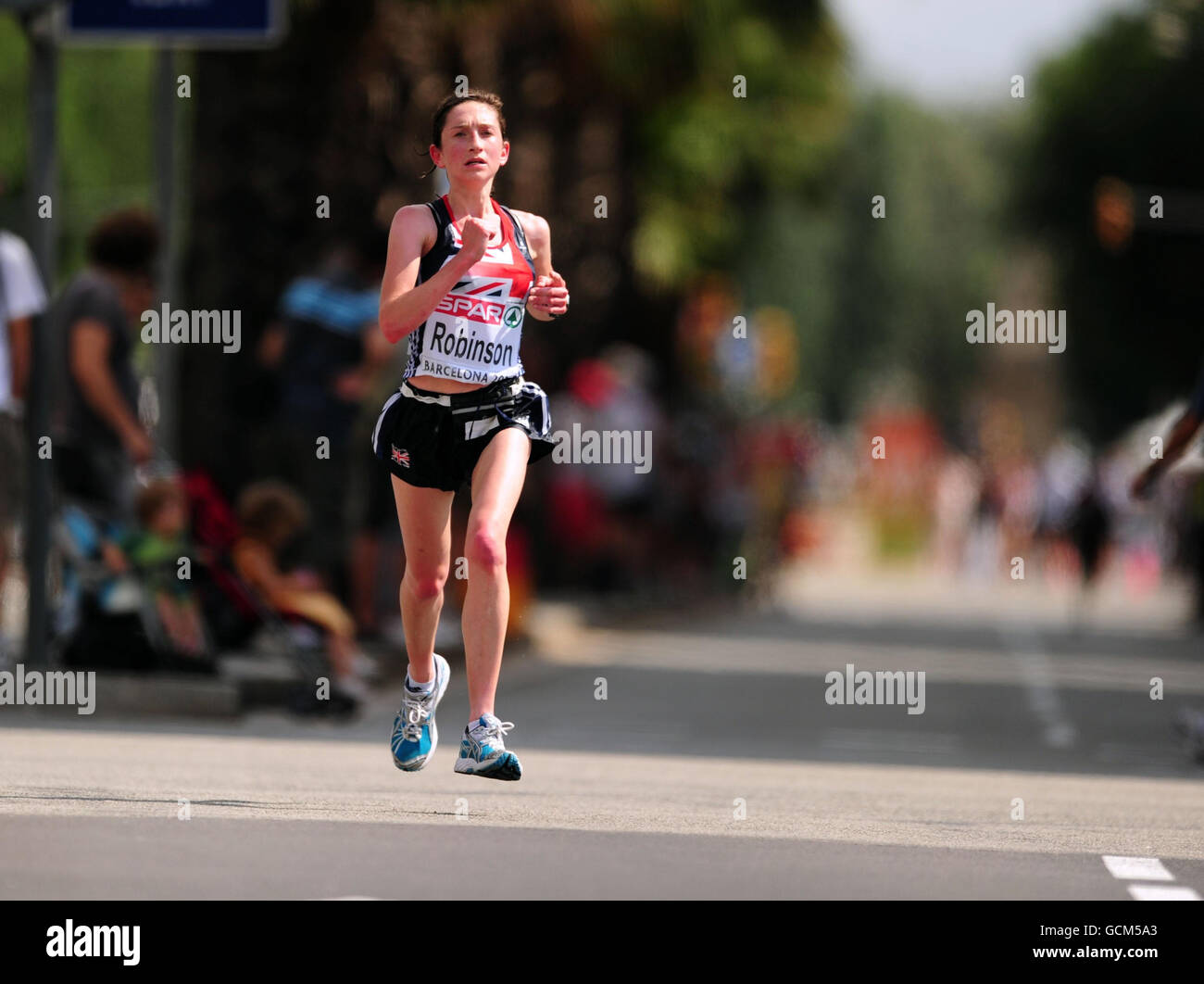 Rebecca Robinson, de Grande-Bretagne, en action pendant le Marathon des femmes au cours du cinquième jour des championnats d'Europe au stade olympique de Barcelone, en Espagne. Banque D'Images