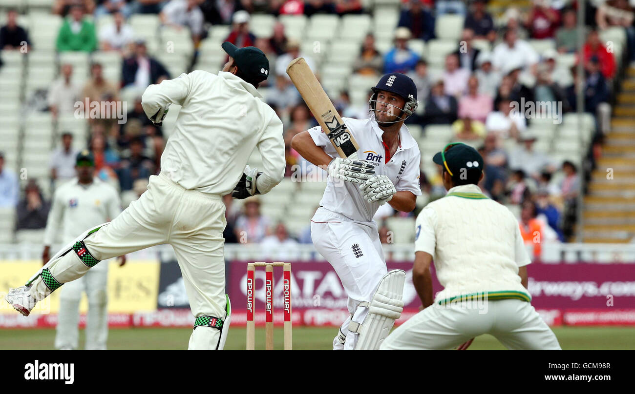 Cricket - npower second Test - quatrième jour - Angleterre / Pakistan - Edgbaston.Jonathan Trott d'Angleterre en action pendant le second Test de npower à Edgbaston, Birmingham. Banque D'Images