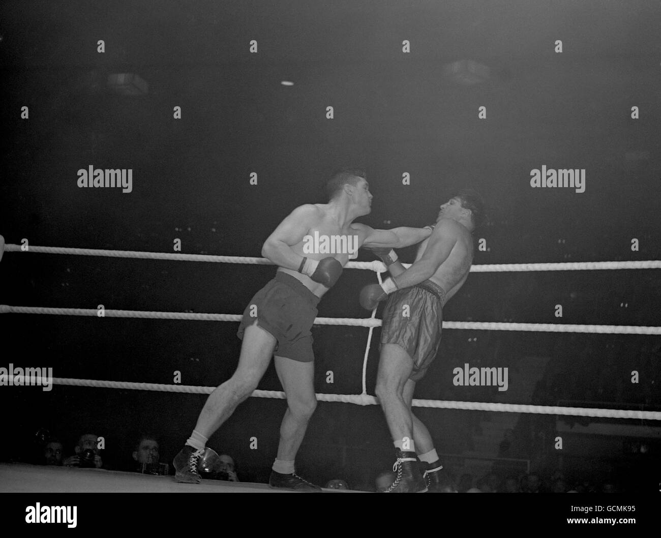 Boxing - Heavyweight - Bruce Woodcock v Lee Oma - Stade Harringay - Londres - 1948 Banque D'Images