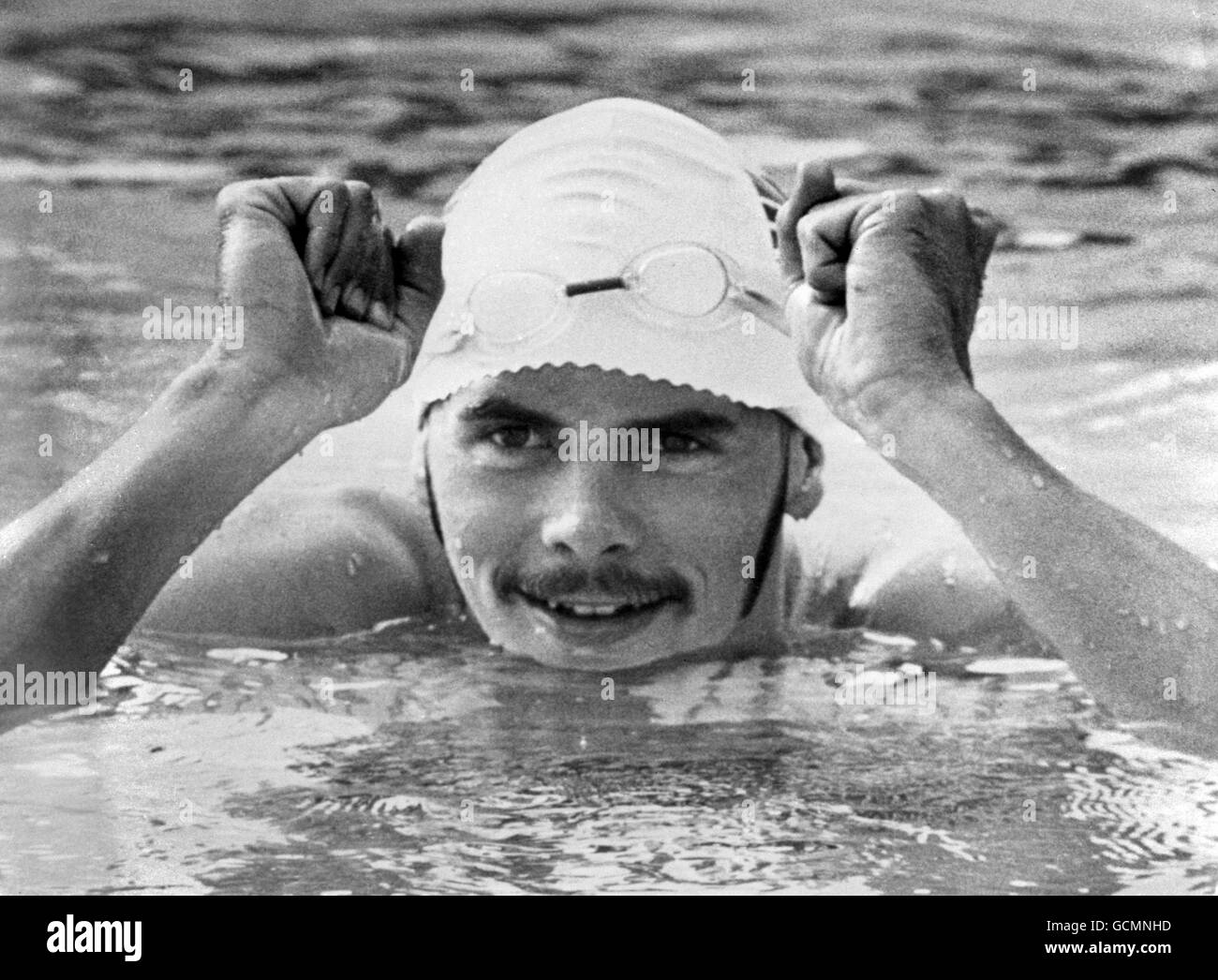 David Wilkie, double médaillé d'or en Grande-Bretagne aux Championnats d'Europe de natation, doit cesser la natation compétitive après 1976. Banque D'Images David Wilkie, double médaillé d'or en Grande-Bretagne aux Championnats d'Europe de natation, doit cesser la natation compétitive après 1976. Banque D'Images
