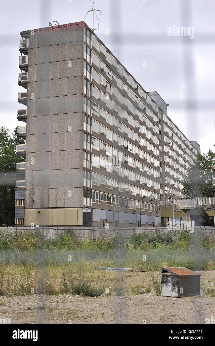 Une vue générale du Heygate Estate, un grand domaine de logement à Walworth, Londres. Le domaine, maintenant largement abandonné, doit être démoli dans le cadre du plan de régénération du Conseil de Southwark pour la région. Banque D'Images