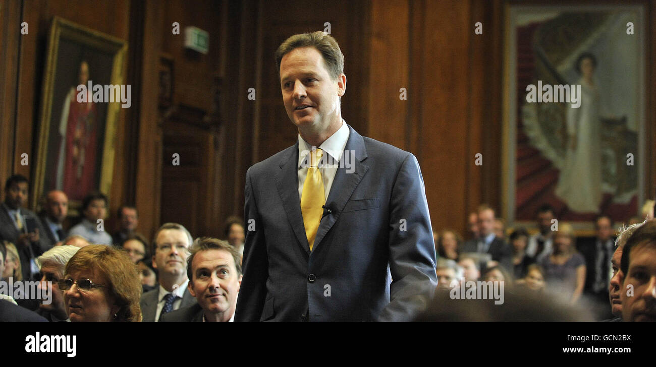 Le vice-premier ministre Nick Clegg vient prononcer un discours sur la réforme sociale au RICS à Westminster, à Londres. Banque D'Images