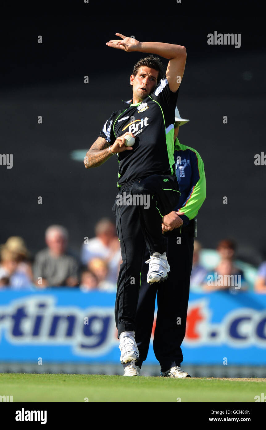 Cricket - Clydesdale Bank 40 - Groupe A - Surrey / Worcestershire - The Brit Insurance Oval. Jade Dernbach de Surrey Banque D'Images