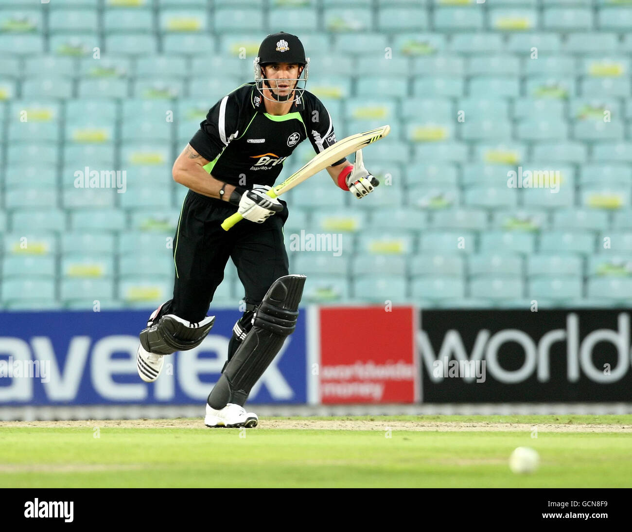 Cricket - Clydesdale Bank 40 - Groupe A - Surrey / Worcestershire - The Brit Insurance Oval.Kevin Pietersen, de Surrey, se batte lors du match de la Clydesdale Bank 40 au Brit Insurance Oval, à Londres. Banque D'Images