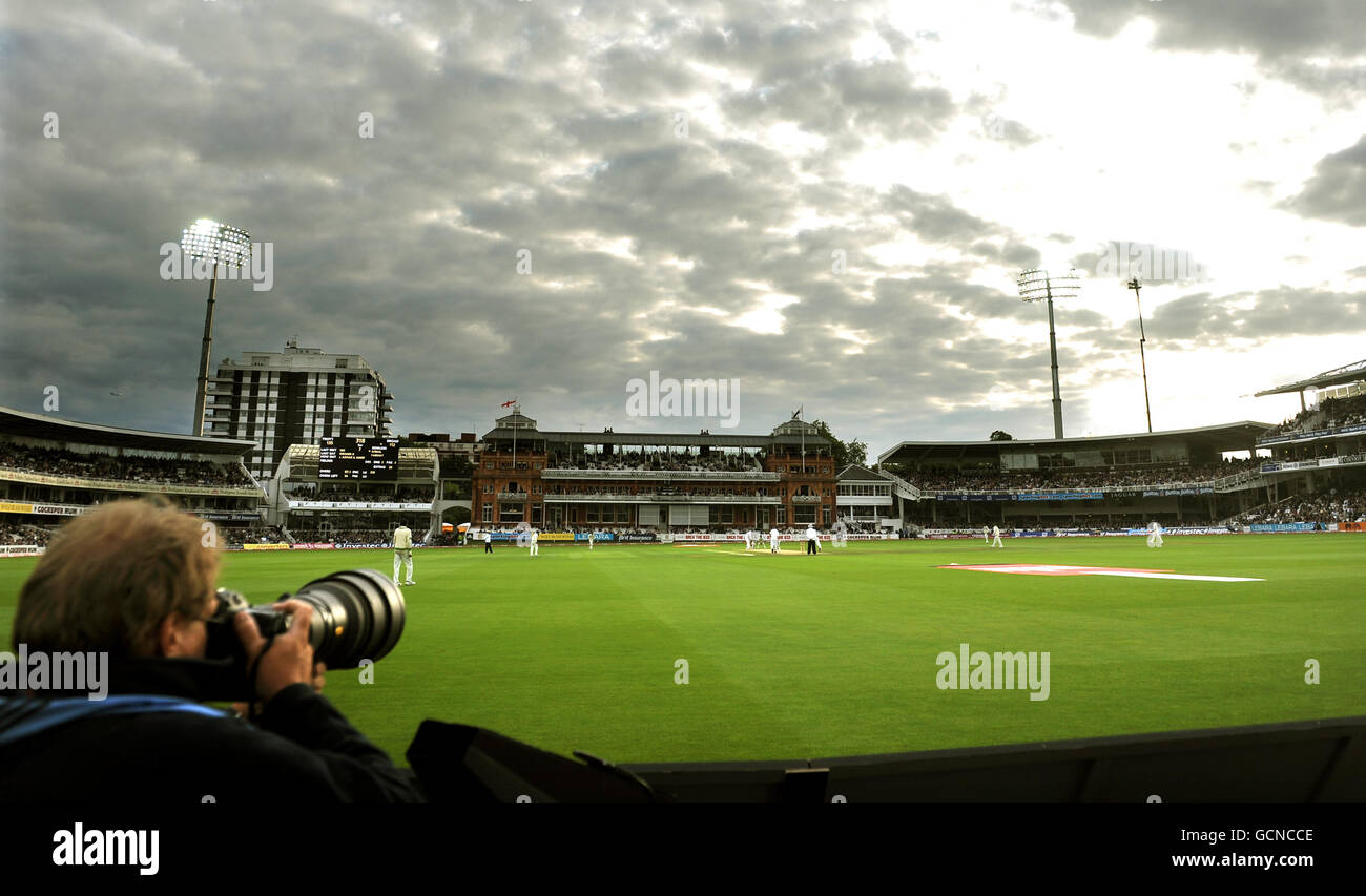 Cricket - quatrième test de npower - deuxième jour - Angleterre / Pakistan - Lord's.Un point de vue général pendant le quatrième match de npower Test au terrain de cricket de Lord's, Londres. Banque D'Images