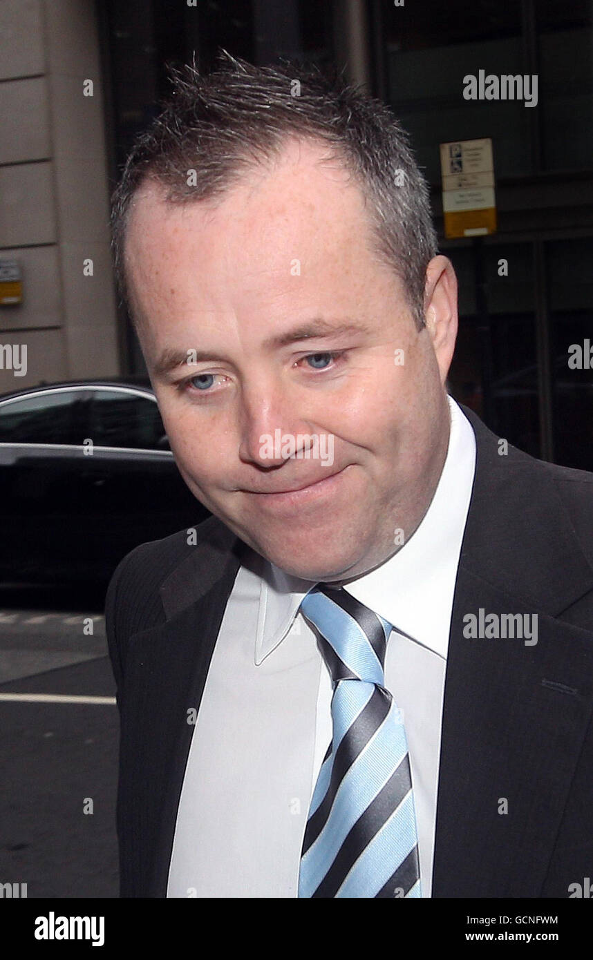 John Higgins, ancien champion du monde de Snooker à trois reprises, arrive devant le tribunal à Londres. Banque D'Images