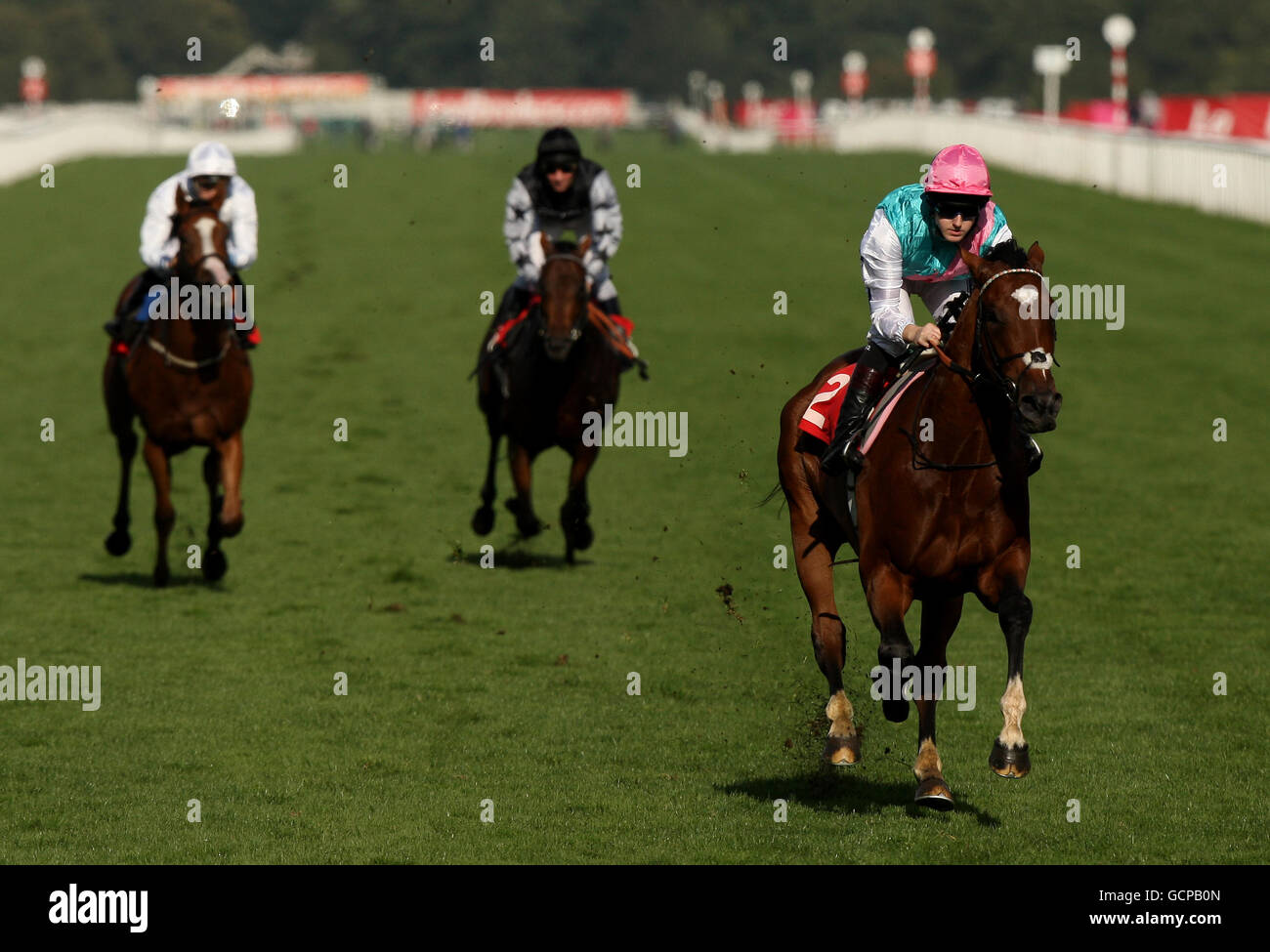 Courses hippiques - Bienvenue au Yorkshire Doncaster Cup Day - Hippodrome de Doncaster.Frankel, criblé de Tom Queally, rentre chez lui pour remporter les enjeux de partenariat de Frank Whittle Banque D'Images