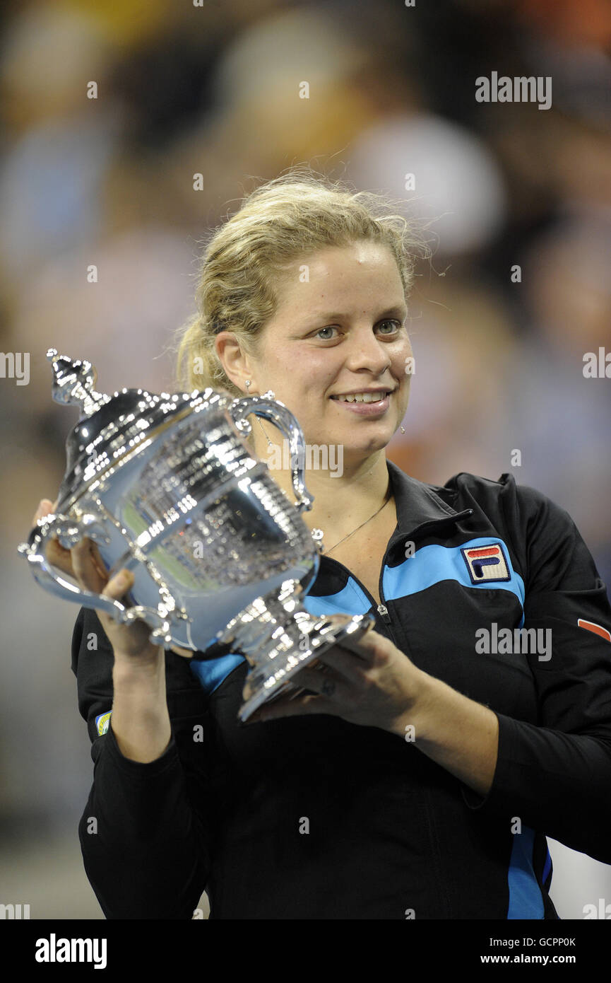 Kim Clijsters, en Belgique, célèbre la victoire de la finale des femmes au cours du treize jour de l'US Open, à Flushing Meadows, New York, États-Unis. Banque D'Images