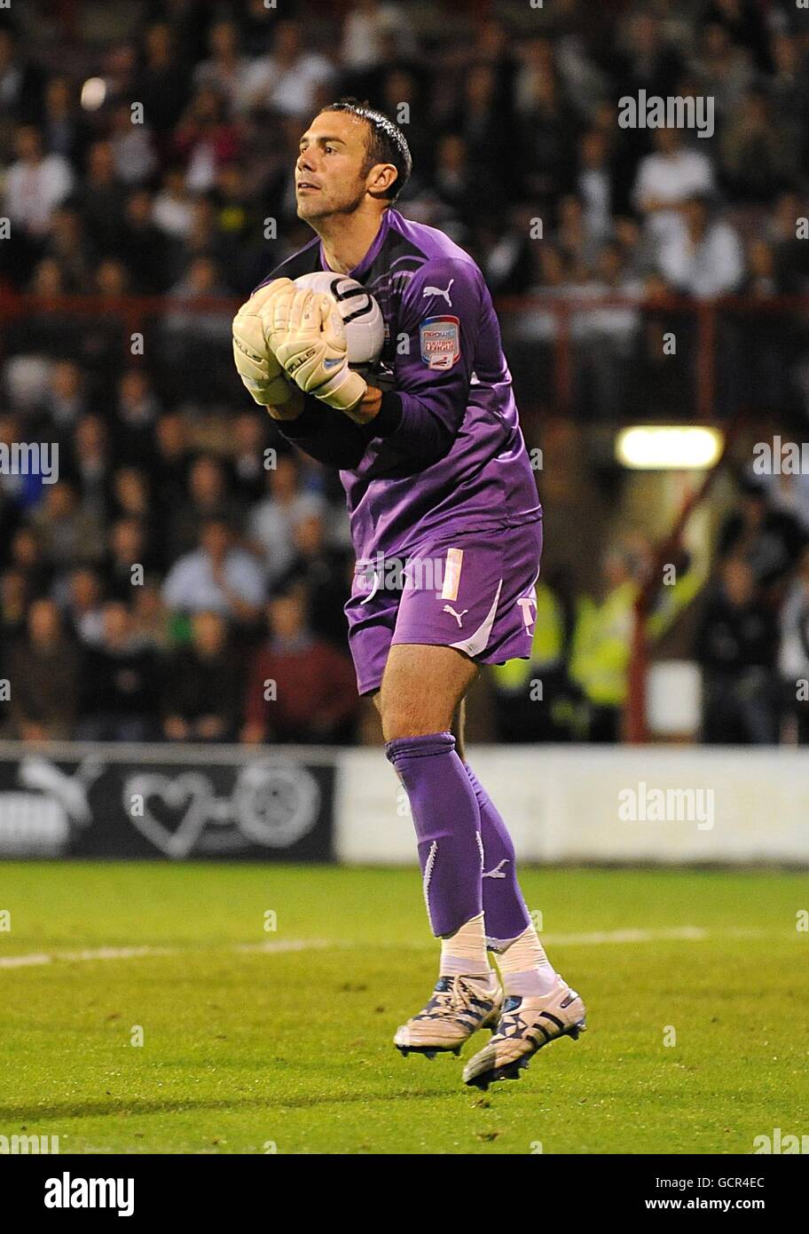 Football - Carling Cup - troisième tour - Brentford v Everton - Griffin Park. Richard Lee, Brentford Banque D'Images