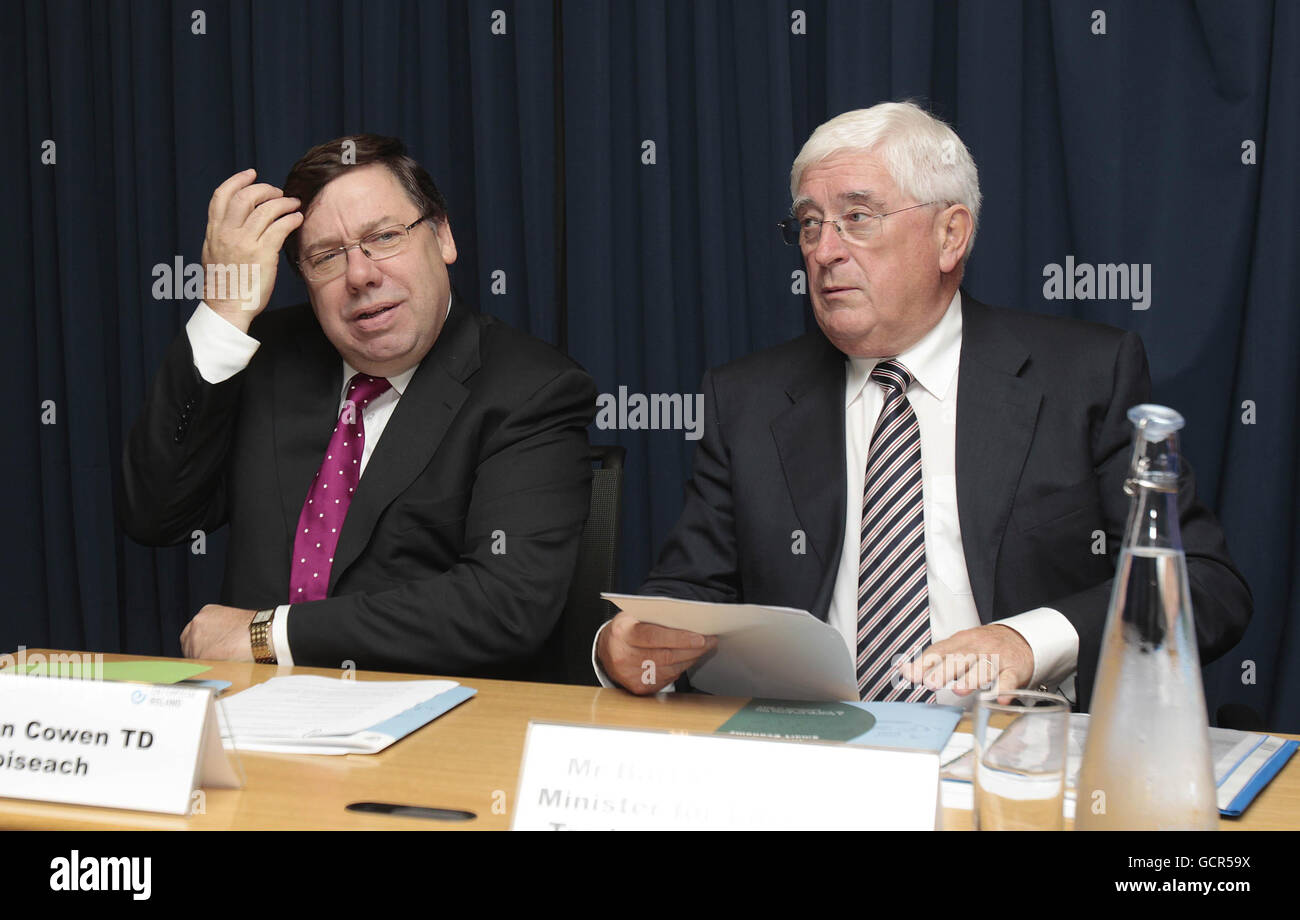 RETRANSMIS EN CORRIGEANT LE NOM DU MINISTRE Taoiseach Brian Cowen et du ministre de l'innovation Batt O'Keeffe ont lancé aujourd'hui un nouveau plan intégré majeur pour le commerce, le tourisme et l'investissement à Enterprise Ireland, East point Business Park Dublin. Banque D'Images