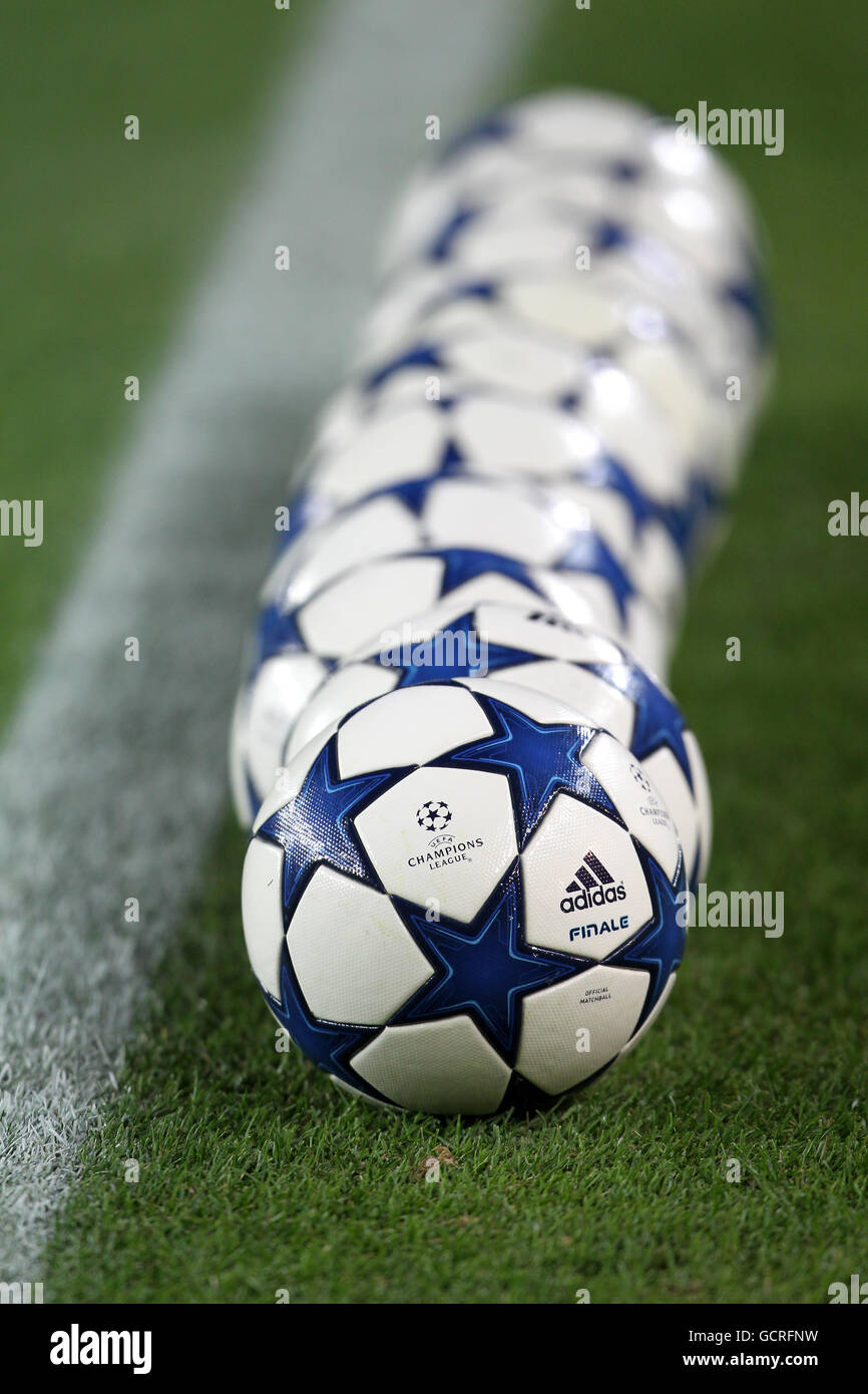 Football - Ligue des champions de l'UEFA - Groupe D - Barcelone / FC Copenhague - Camp Nou. Une vue générale Adidas finale football Banque D'Images