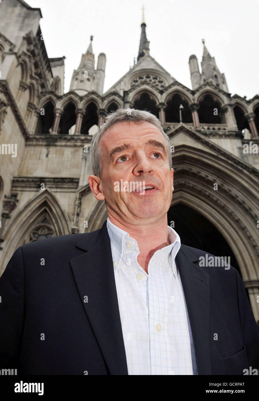 Le patron de Ryanair Michael O'Leary devant la haute Cour de Londres à la suite d'une décision qui pourrait forcer l'exploitant d'aéroport BAA à se conformer à une ordonnance de vendre trois de ses aéroports. Banque D'Images