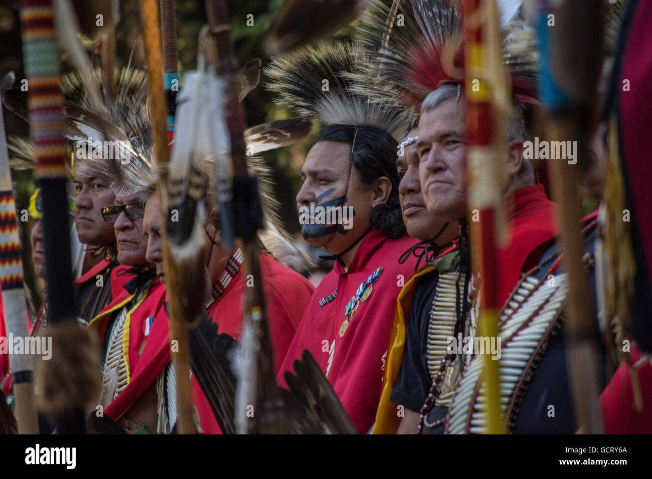 Les anciens combattants honorés à l'Blackleggings Kiowa Warrior Society Pow-wow. Anadarko, Oklahoma, États-Unis Banque D'Images