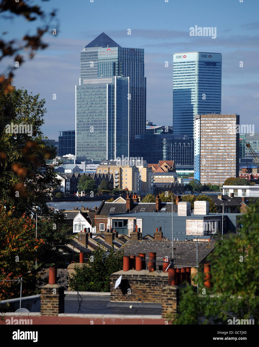 Vues générales depuis Greenwich of Canary Wharf, Londres. Les banques britanniques paieront 2.5 milliards de plus d'impôt par an d'ici 2012 en vertu d'un projet de loi publié aujourd'hui dans le cadre d'une initiative gouvernementale visant à réparer une partie des dommages causés par leur rôle dans la crise financière. Banque D'Images