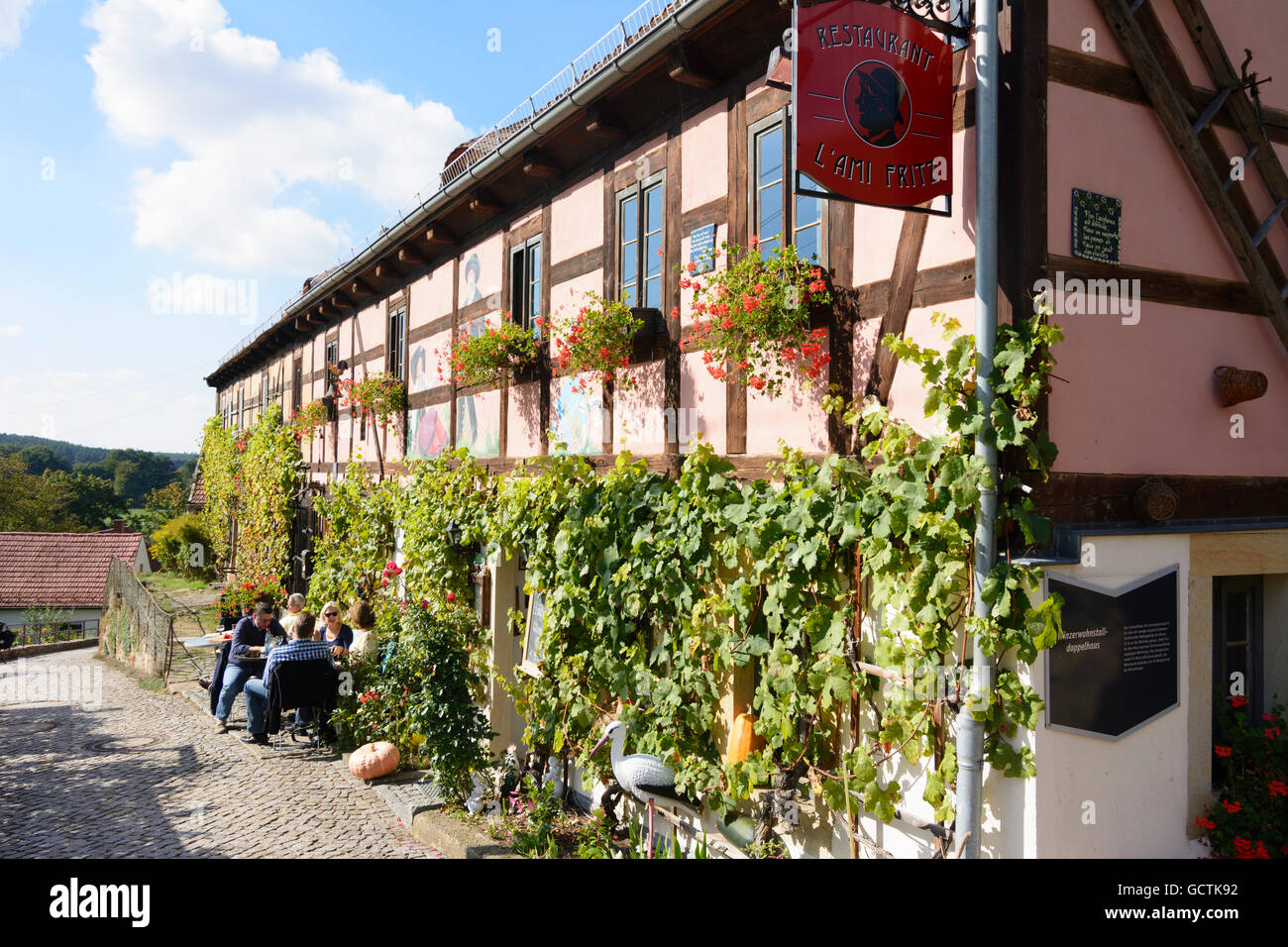 Diesbar-Seußlitz Winzerhaus (viticulture) et Restaurant L' Ami Fritz sur la rue Brummochsenloch, vignoble Allemagne Sachsen, Banque D'Images