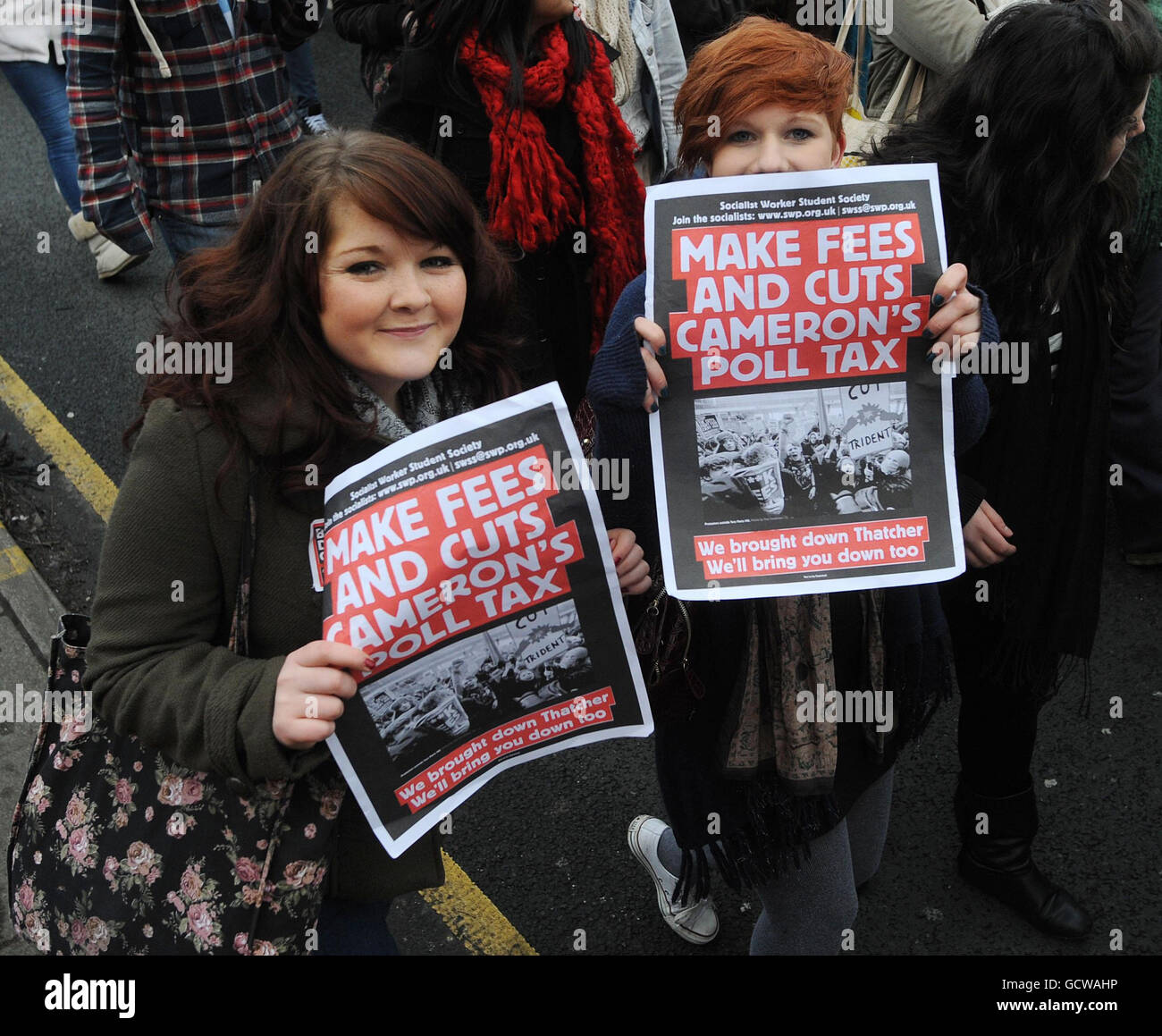 Des manifestants se sont manifestant lors d'une manifestation contre une augmentation des frais de scolarité universitaires, à Leeds, dans le West Yorkshire. Banque D'Images