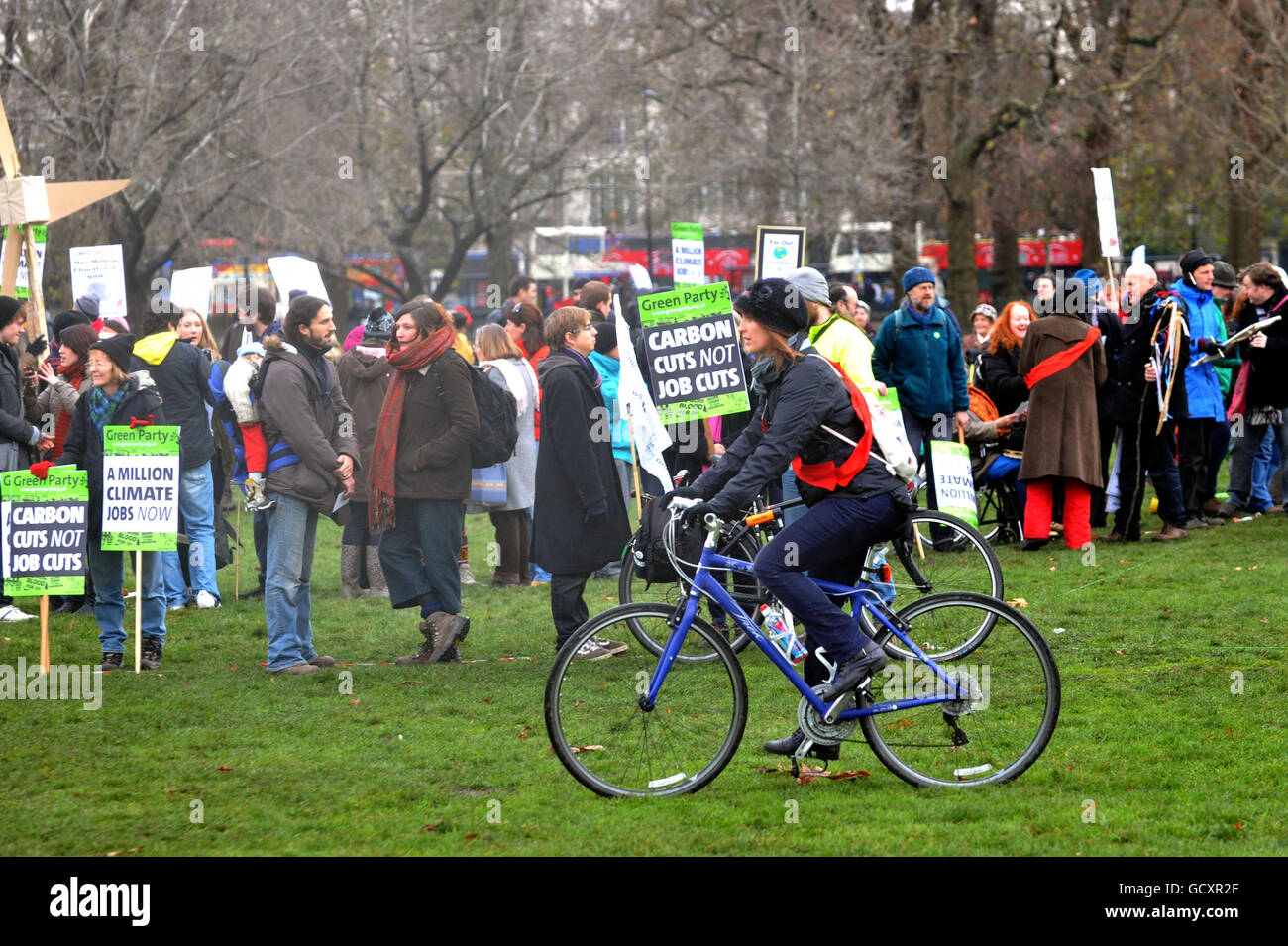 Campagne contre les manifestants pour le changement climatique à Hyde Park à Londres avant un rassemblement à Westminster. Banque D'Images