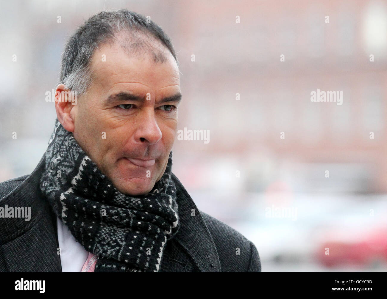 Tommy Sheridan arrive à la haute Cour de Glasgow, où il est accusé de mentir sous serment lors de son action en diffamation contre le journal News of the World en 2006. Banque D'Images