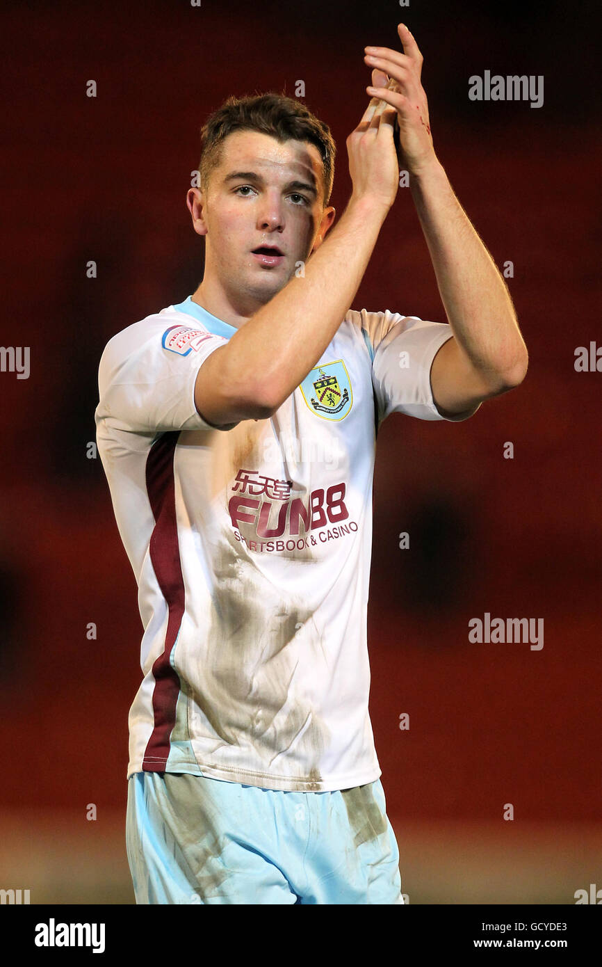 Soccer - npower Football League Championship - Barnsley v Burnley - Oakwell Stadium Banque D'Images