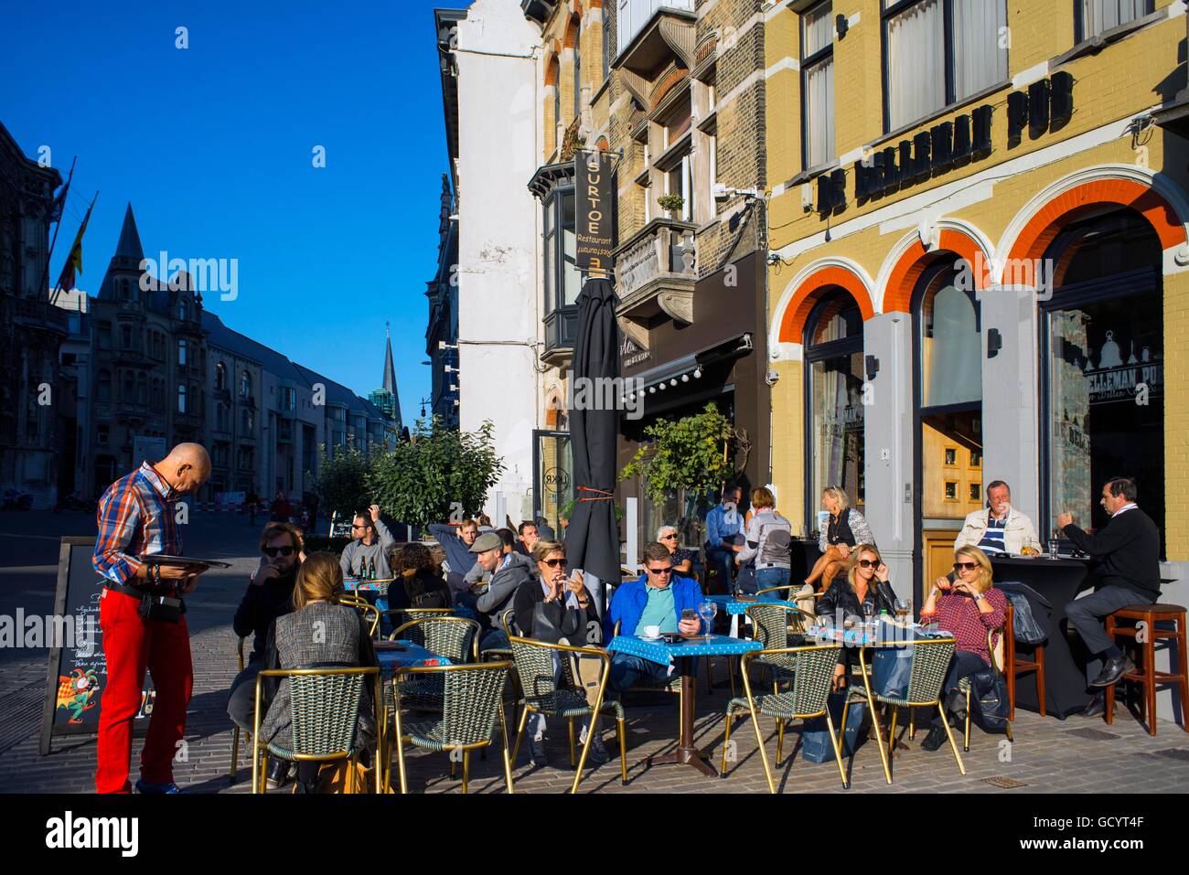 Café et restaurant sur le Korenmarkt, dans le centre-ville historique, Gand, Belgique Banque D'Images