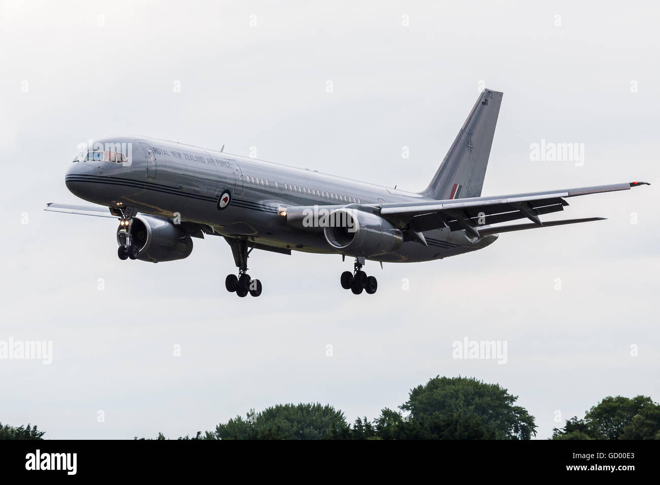 Royal New Zealand Air Force Boeing 757-22QC entrée en terre à la Royal International Air Tattoo 2016. Banque D'Images