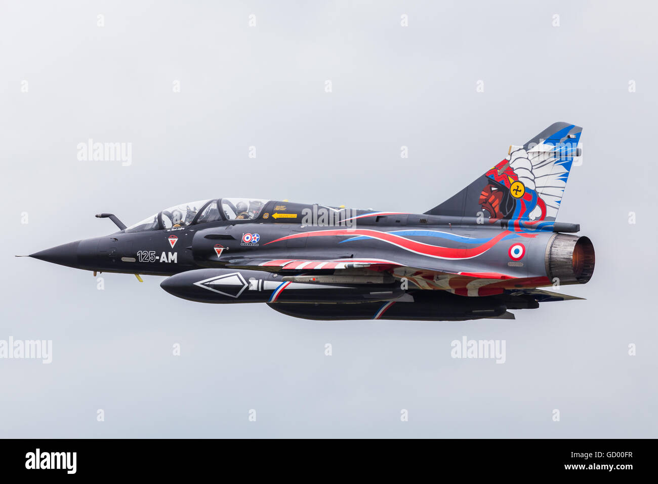 Une moitié du Delta Ramex dans le Mirage 2000N peint magnifiquement photographié à la Royal International Air Tattoo 2016. Banque D'Images