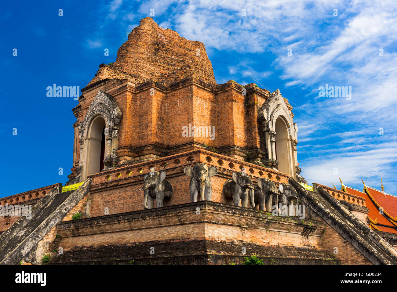 Chiang Mai, Thaïlande au Wat Chedi Luang. Banque D'Images Chiang Mai, Thaïlande au Wat Chedi Luang. Banque D'Images