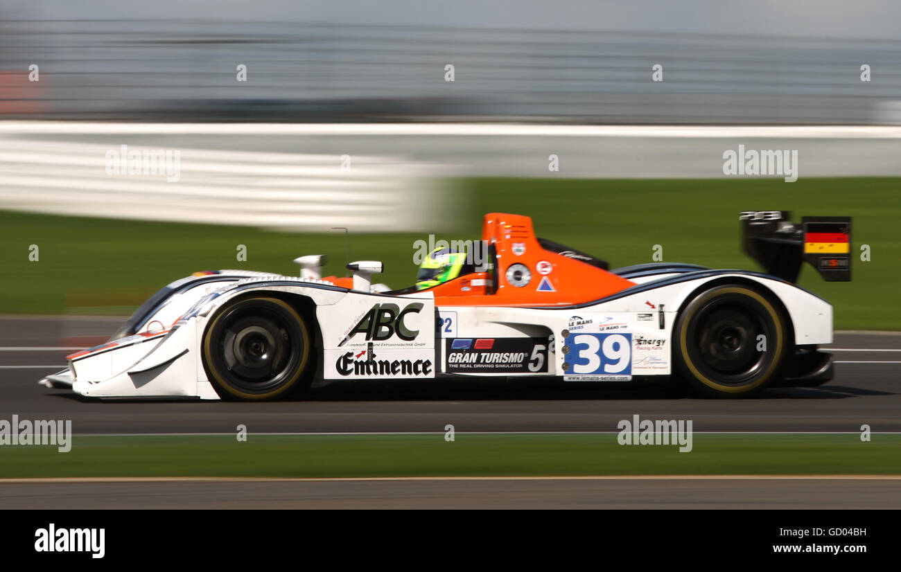 Lola B08/47 de KSM - Judd conduit par ORDONEZ Lucas Ordonez, Jean de Pourtales et JO Kennard fait le tour du circuit pendant la course de 1000km du Mans Series au circuit de Silverstone, dans le Northamptonshire. Banque D'Images