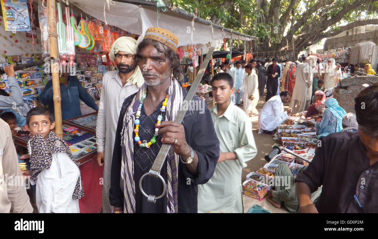 Une scène de 456e anniversaire de l'Urse () du célèbre saint Hazrat Shah dans Diryai Bhattian Behlole Pindi ville du Punjab au Pakistan. Banque D'Images