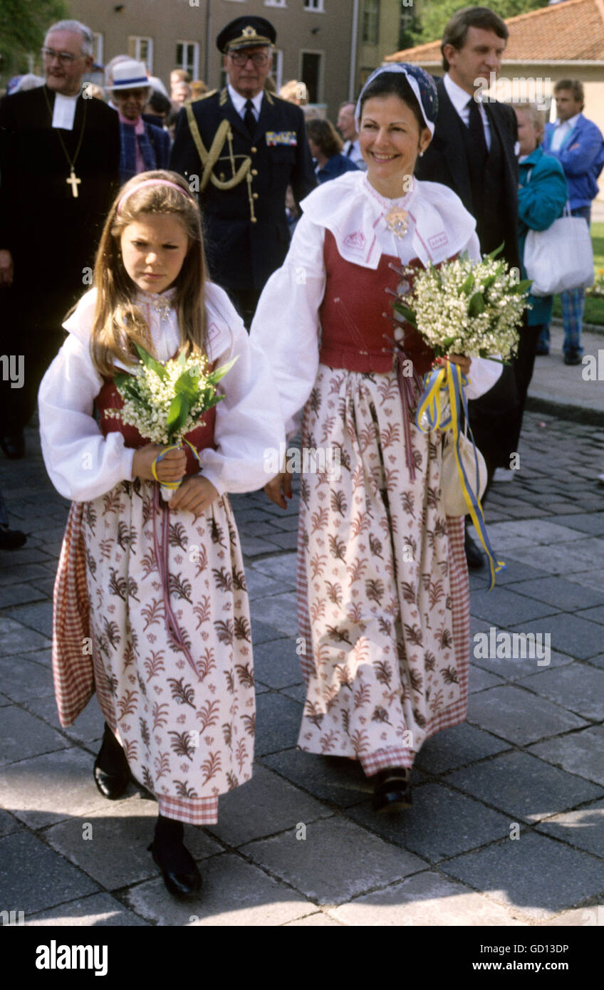 La reine Silvia et la princesse Victoria en costumes Banque D'Images